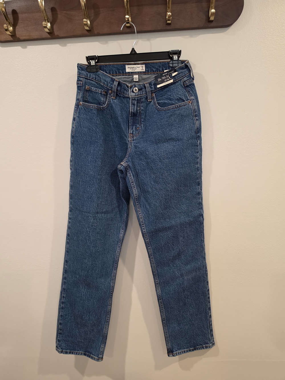 Abercrombie & Fitch High-Rise Straight Leg Jeans in Medium Blue Wash
